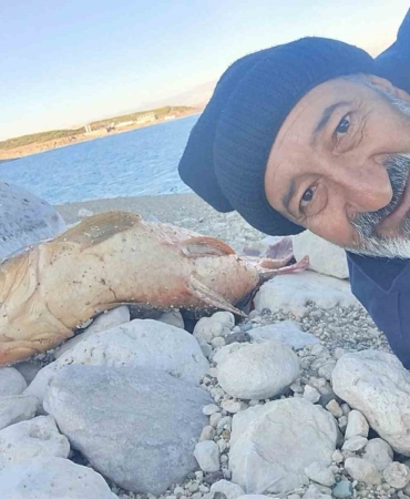elazigda-amator-balikci-24-kiloluk-sazan-yakaladi-LIai2RAT.jpg