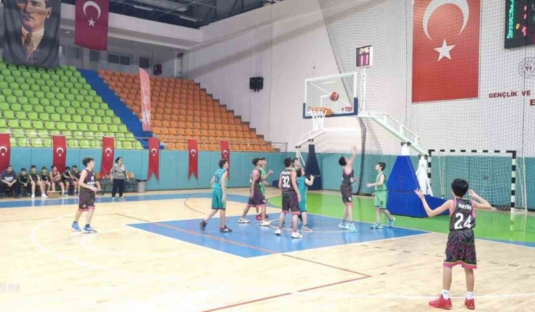 elazigda-basketbol-u14-yerel-lig-mucadelesi-sona-erdi-ExUGGu2v.jpg