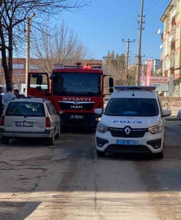 elazigda-bir-evde-cikan-yangin-kisa-surede-sonduruldu-w6ReJ8Jj.jpg
