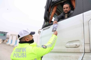 elazigda-bolge-trafik-ekiplerinden-kis-lastigi-denetimi-JT83gcKq.jpg