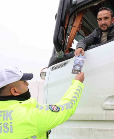 elazigda-bolge-trafik-ekiplerinden-kis-lastigi-denetimi-JT83gcKq.jpg