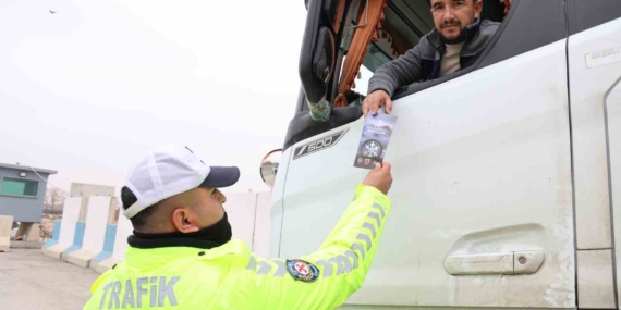 Elazığ’da Bölge Trafik Ekiplerinden Kış Lastiği Denetimi