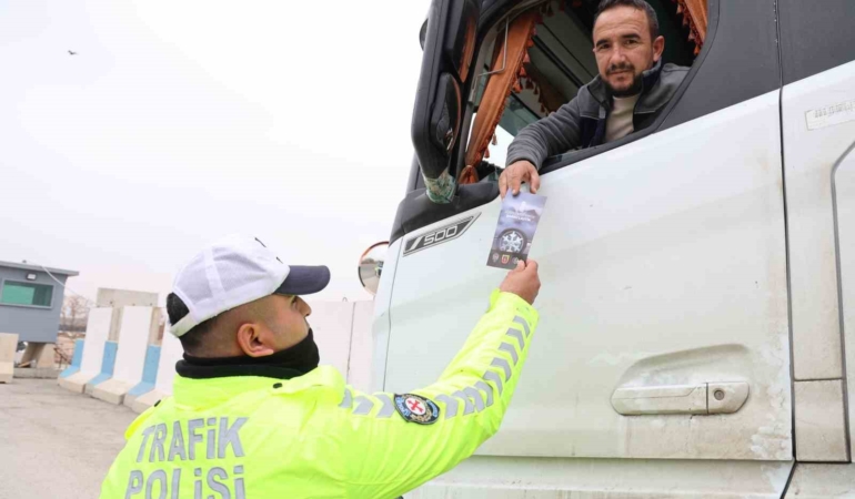 elazigda-bolge-trafik-ekiplerinden-kis-lastigi-denetimi-JT83gcKq.jpg