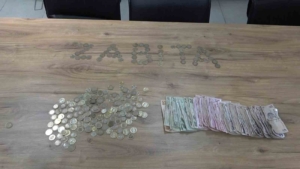 elazigda-dilencilere-yonelik-operasyon-zabita-ekipleri-harekete-gecti-bcFf6LkM.jpg