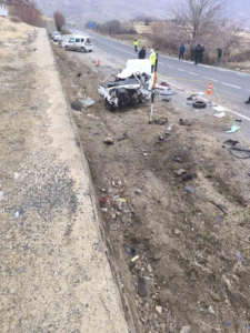 elazigda-feci-trafik-kazasi-otomobil-duvara-carpti-surucu-hayatini-kaybetti-wpK9kfsT.jpg