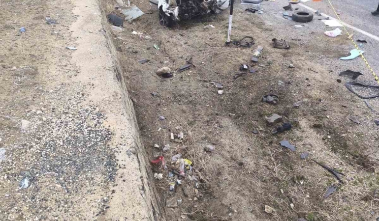 elazigda-feci-trafik-kazasi-otomobil-duvara-carpti-surucu-hayatini-kaybetti-wpK9kfsT.jpg