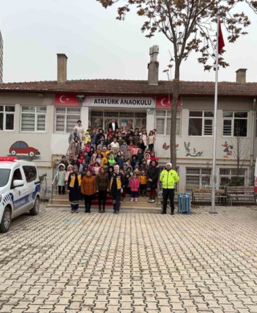 elazigda-fermuar-sistemi-ile-yasama-yol-ver-kampanyasi-suruyor-GyAnLymd.jpg