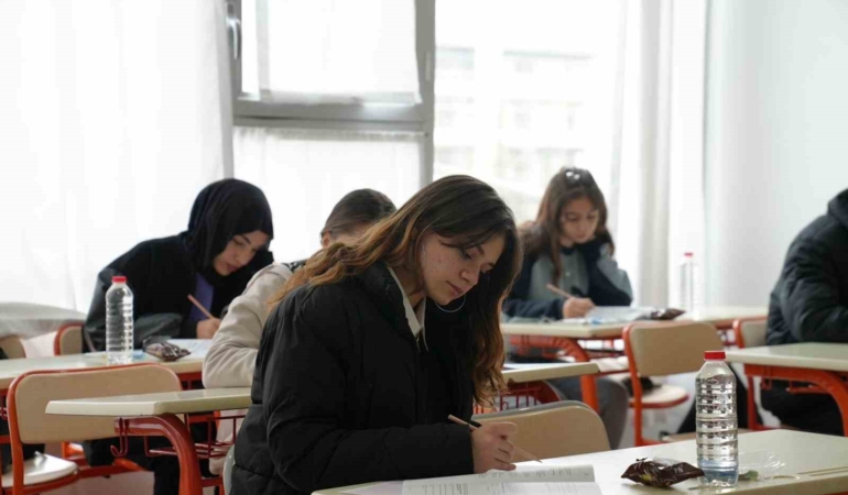 elazigda-gelecek-sensin-projesine-tam-destek-jiwWQJHf.jpg