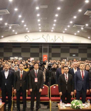elazigda-genclik-politikalari-icin-onemli-calistay-gerceklestirildi-I8GXsupJ.jpg