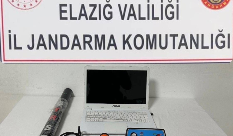 elazigda-hazine-icin-kesif-yapan-4-supheli-sucustu-yakalandi-tmk9VGee.jpg
