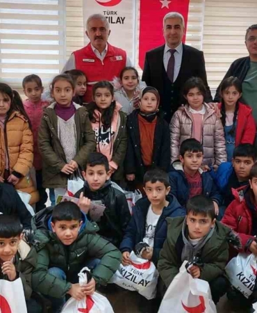 elazigda-ilkokul-ogrencilerinden-anlamli-ziyaret-VhrgbWhy.jpg