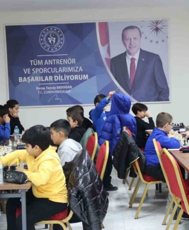 elazigda-satranc-musabakalari-sona-erdi-Z1T2ZXza.jpg