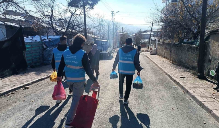 elazigda-yaslilarla-el-ele-gonulluyuz-biz-etkinligi-LmH57XpN.jpg