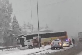 elazigda-yogun-kar-yagisi-trafigi-felc-etti-kazalar-ardi-ardina-geldi-ibzvQTBQ.jpg