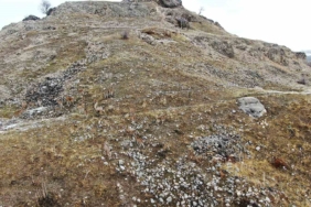 elazigdaki-palu-kalesinde-dag-kecileri-dronla-havadan-goruntulendi-HFI8OJkS.jpg