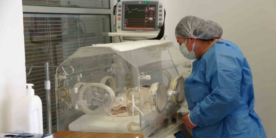 Elazığ’dan sevk edilen minik bebek Van’da tedavi edildi