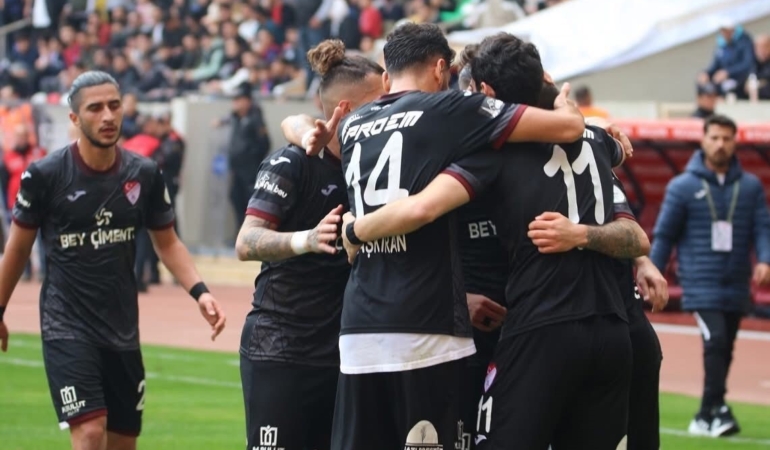 tff-2-lig-mersin-idmanyurdu-futbol-as-2-elazigspor-3-JtQKjZQO.jpg