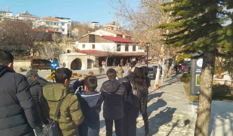 cocuklara-yonelik-fotograf-atolyesi-yapildi-fS2tsJjE.jpg