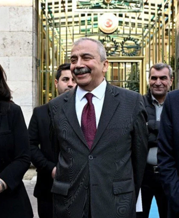 dem-parti-heyeti-baris-surecine-destek-arayisinda-imrali-gorusmeleri-ve-siyasi-temaslar-suruyor-CK1nPxI4.jpg