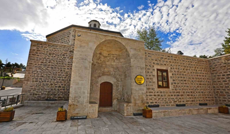 dort-asirlik-hamami-40-bin-kisi-ziyaret-etti-PIuhqUlN.jpg