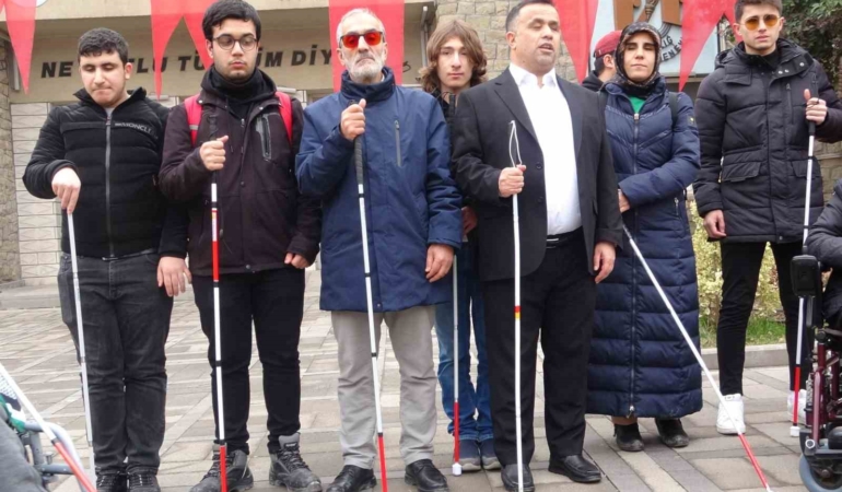 elazigda-beyaz-baston-dunya-gorme-engelli-haftasi-etkinligi-plUMDU94.jpg