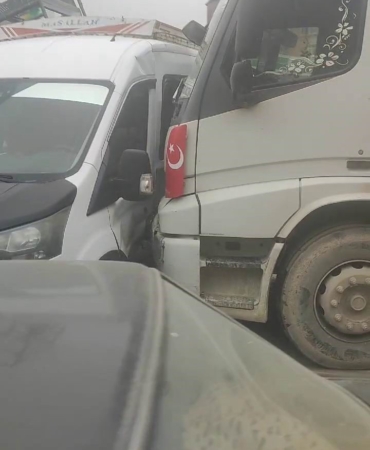 elazigda-facia-freni-bosalan-kamyon-3-araca-carpti-yEY6T2bi.jpg