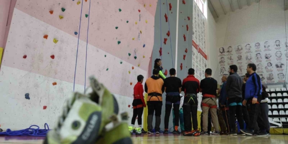Elazığ’da İlk Kez Spor Tırmanış Temel Seviye Eğitimi Düzenleniyor Elazığ’da İlk Kez Spor Tırmanış Temel Seviye Eğitimi Düzenleniyor