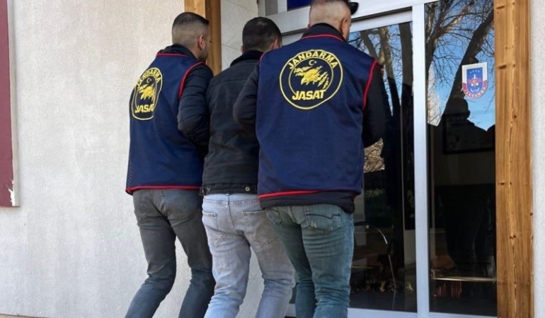 elazigda-kesinlesmis-hapis-cezasi-bulunan-21-sahis-yakalandi-vFFsFKKp.jpg