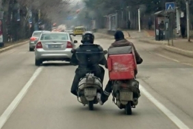 elazigda-motokuryelerin-trafikte-tehlikeli-hareketleri-kameraya-yansidi-rgXKpCWq.jpg