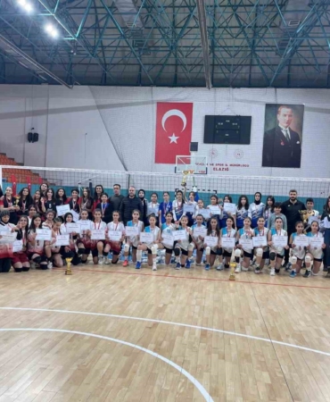 elazigda-okul-sporlari-voleybol-musabakalari-sona-erdi-1BgLmRwC.jpg