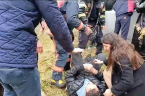 elazigda-otomobil-sarampole-yuvarlandi-surucu-guclukle-kurtarildi-ZDrGJAEu.jpg