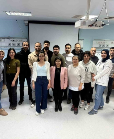 elazigda-saglik-calisanlarina-eriskin-ileri-yasam-destegi-egitimi-7mr3qi1e.jpg