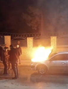 elazigda-seyir-halindeki-otomobil-alev-aldi-8uznYrAl.jpg
