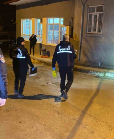 elazigda-silahli-ve-bicakli-kavga-2-kisi-yaralandi-mIp82A3R.jpg