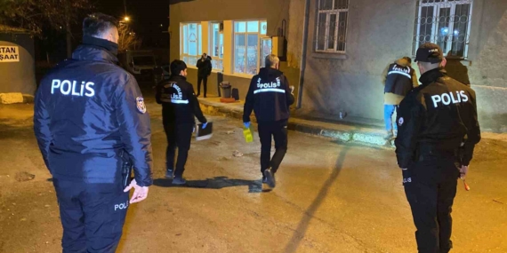 Elazığ'da Silahlı ve Bıçaklı Kavga: 2 Kişi Yaralandı Elazığ’da Silahlı ve Bıçaklı Kavga: 2 Kişi Yaralandı