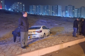 elazigda-trafik-magandasi-dehseti-carptigi-araci-yol-disina-savurup-kacti-RjIWsnOk.jpg