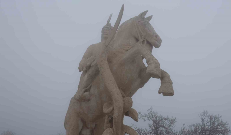 elazigda-yogun-sis-ve-soguk-hava-gunluk-yasami-olumsuz-etkiliyor-nithdgZw.jpg