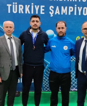 elazigli-sporcu-badmintonda-turkiye-ucuncusu-oldu-TyVn2HGx.jpg