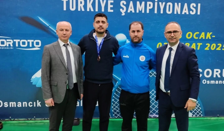 elazigli-sporcu-badmintonda-turkiye-ucuncusu-oldu-TyVn2HGx.jpg