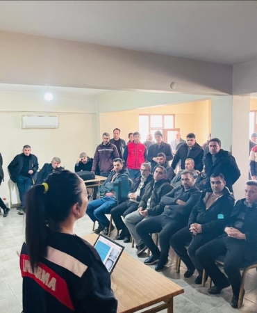 jandarmadan-uyusturucuyla-mucadele-semineri-7vMZxpI2.jpg