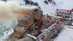 kartalkayada-otel-yangini-10-kisi-hayatini-kaybetti-WTkv1Bmq.jpg