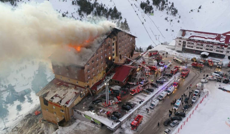 kartalkayada-otel-yangini-10-kisi-hayatini-kaybetti-WTkv1Bmq.jpg