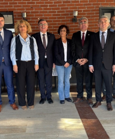 memur-ve-emeklilere-zam-orani-tepkiyle-karsilandi-sefalet-ucreti-dayatmasi-nvDsic9d.jpg