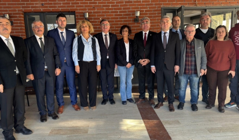 memur-ve-emeklilere-zam-orani-tepkiyle-karsilandi-sefalet-ucreti-dayatmasi-nvDsic9d.jpg
