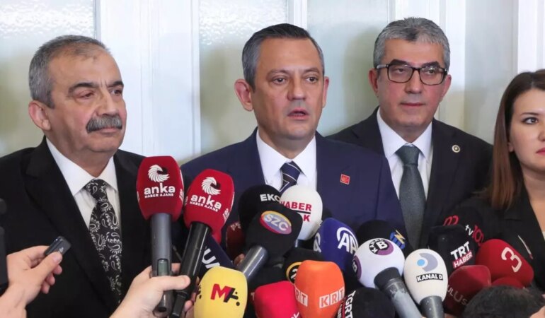 ozgur-ozel-dem-parti-heyetini-kabul-etti-baris-icin-toplumsal-mutabakat-sart-J5IR28qf.jpg