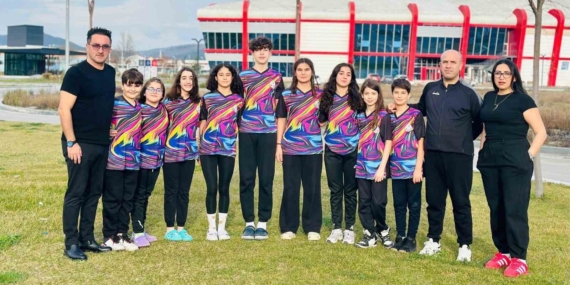 Paletli Yüzme Kulüplerarası Gençler Türkiye Şampiyonasında Elazığ’a 3 altın madalya Paletli Yüzme Kulüplerarası Gençler Türkiye Şampiyonasında Elazığ’a 3 altın madalya