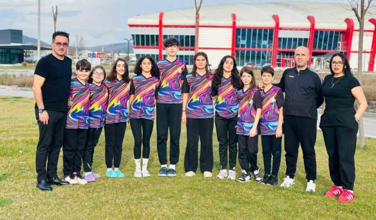 paletli-yuzme-kuluplerarasi-gencler-turkiye-sampiyonasinda-elaziga-3-altin-madalya-TNPwTFGO.jpg