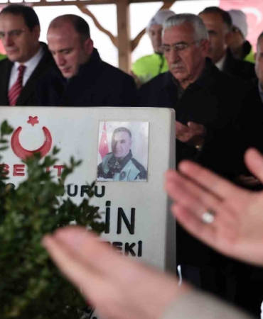 sehit-polis-fethi-sekin-elazigda-kabri-basinda-dualarla-anildi-7hCOnxPv.jpg
