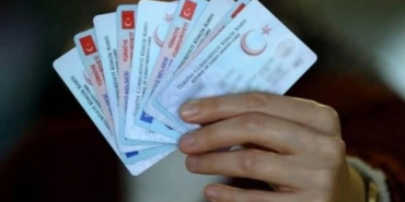 trafikte-saldirganlik-yapmak-icin-aractan-inenlerin-ehliyeti-iptal-edilecek-QMQtSh5Q.jpg