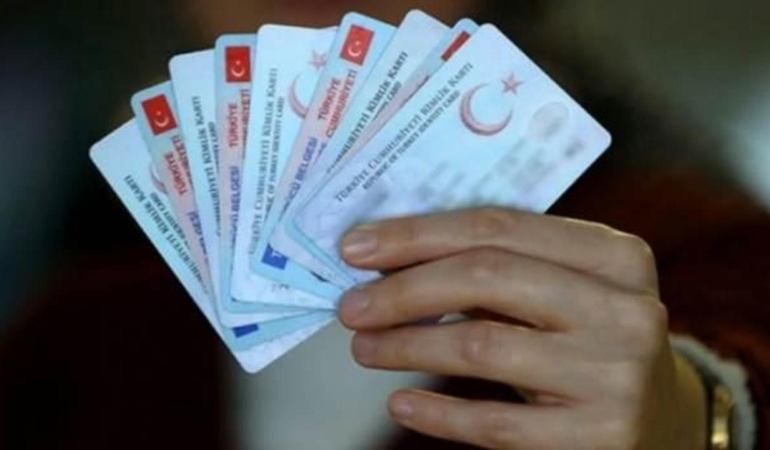 trafikte-saldirganlik-yapmak-icin-aractan-inenlerin-ehliyeti-iptal-edilecek-QMQtSh5Q.jpg